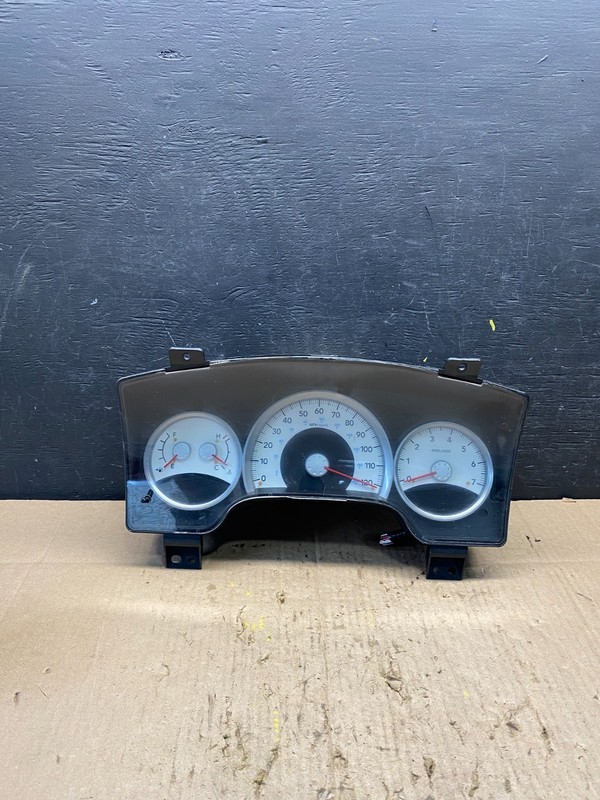 2005 Dodge Durango Speedometer Instrument Cluster Gauge p56049091ak P7821
