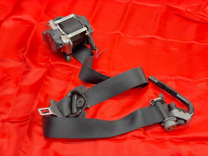 14-19 BMW F15 F16 F85 F86 X5 X6M Front Right Side Seatbelt Retractor Black OEM✅