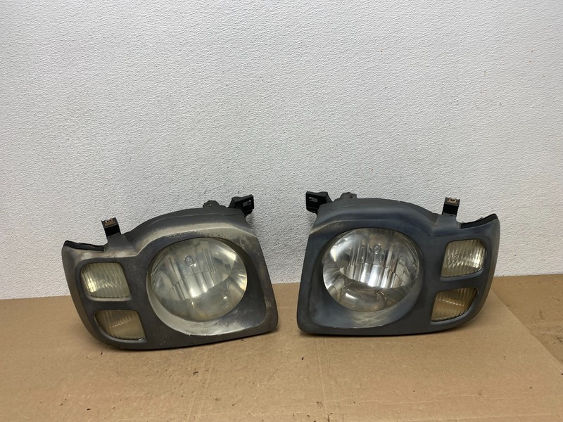 2002 2003 2004 Nissan Xterra Left+Right Side Headlights OEM AE5951 DW