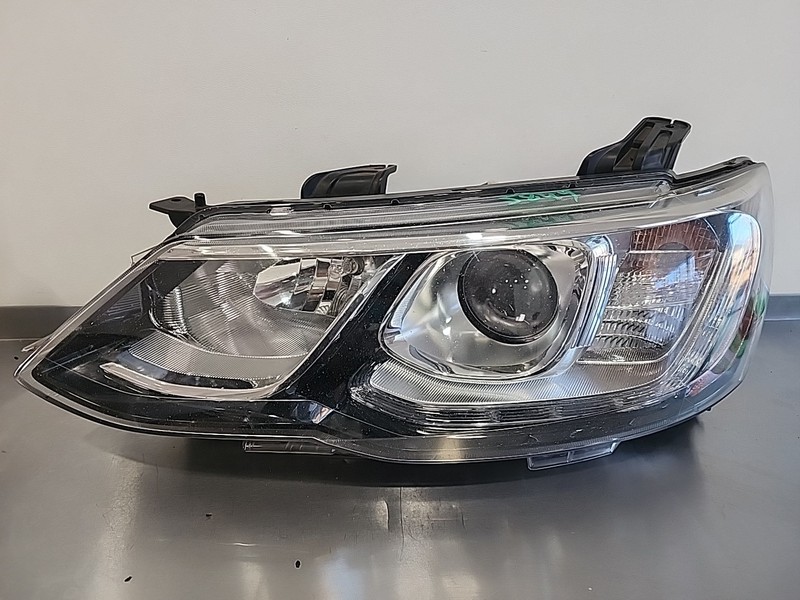 2017 Thru 2020 SONIC DRIVER LEFT HEADLIGHT LAMP OEM 42703393 Hatchback LH