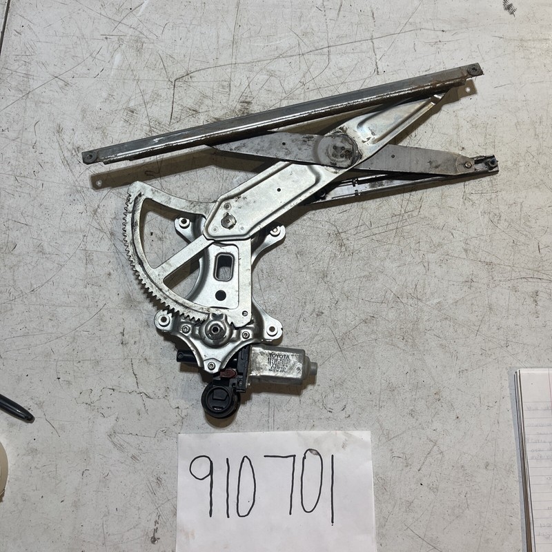 01-07 Toyota Highlander Front Right Side Door Window Motor Regulator85710-42070