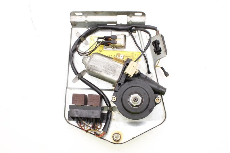87-91 Porsche 944 Turbo Sun Roof Motor 94462405501