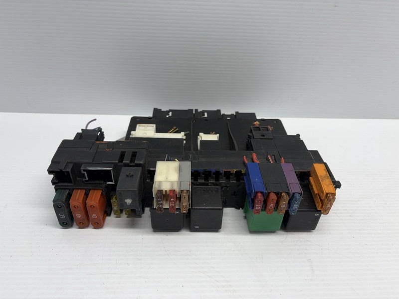 00-06 Mercedes W215 CL500 Front Right SAM Relay Fuse Box 0325458332 OEM