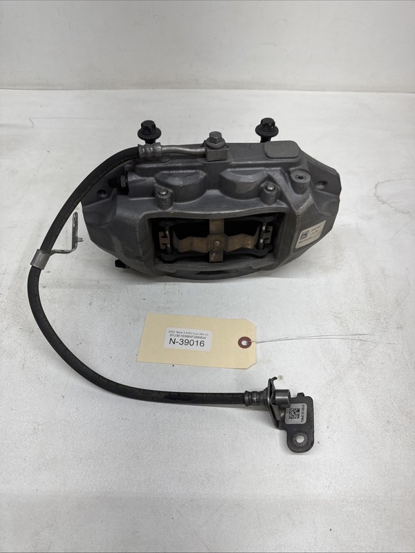 17-23 Tesla Model 3 Front Left Caliper w/ Brake Hose Line 1044621-00-E 39016