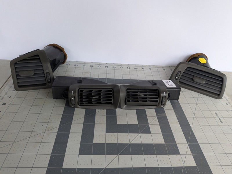 Volvo XC70 V70 Dashboard/ B Pillar Air Vent Set Of 4 Fits 2001 2002 2003 2004