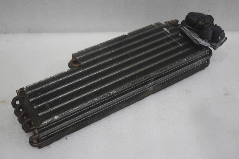 1981-1985 MERCEDES 300SD 380SE W126 AIR CONDITION AC EVAPORATOR 0008303358