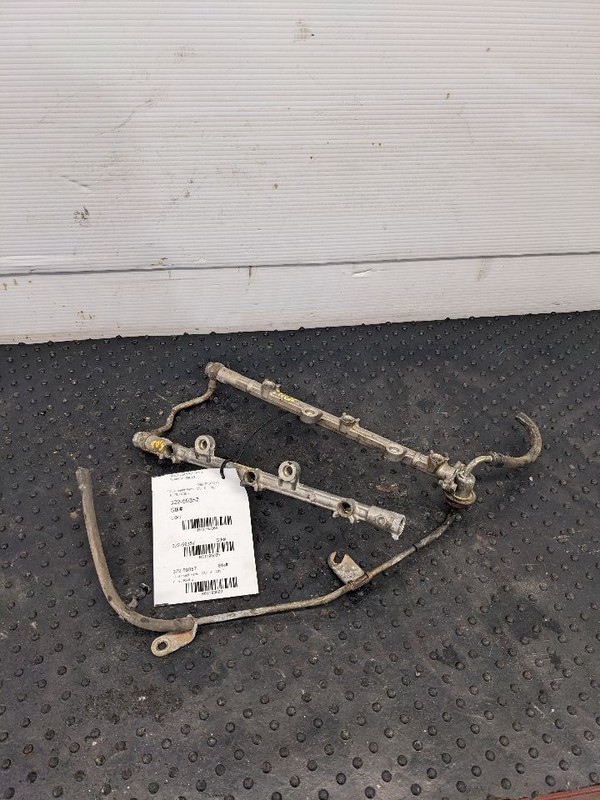 Fuel Rails Fuel Injector 6 Cylinder Fits 89-95 4 RUNNER 1193669