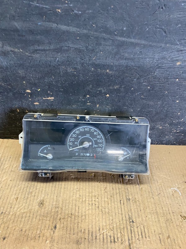 1998 to 2002 Lincoln Town Car Speedometer Gauge Cluster s8718 DG