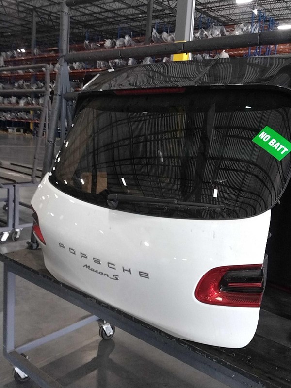 Used Deck Lid fits: 2017 Porsche MACAN spoiler Grade A