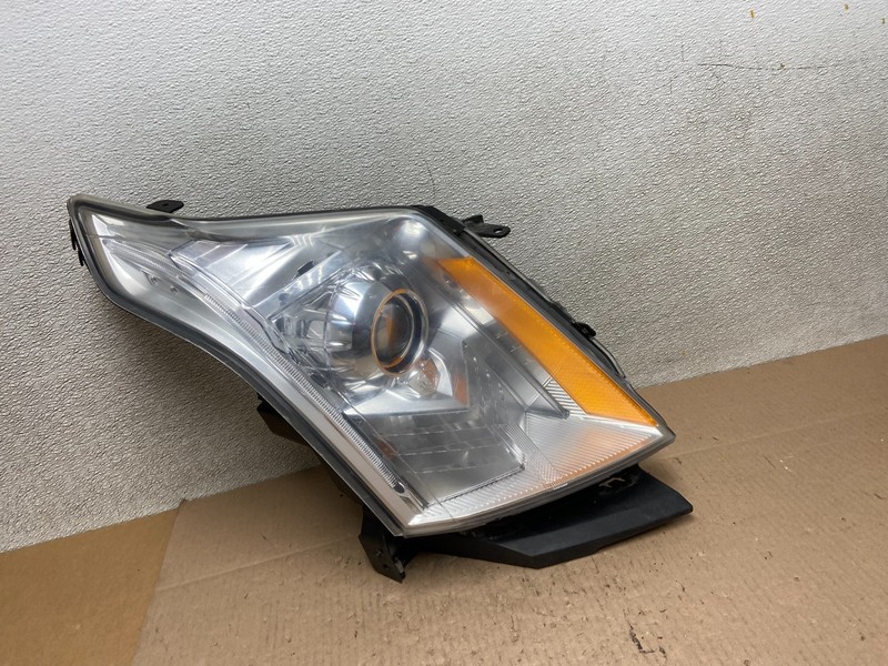 Xenon 2010 to 2016 Cadillac SRX Right Passegner Side Headlight Z6114 DW