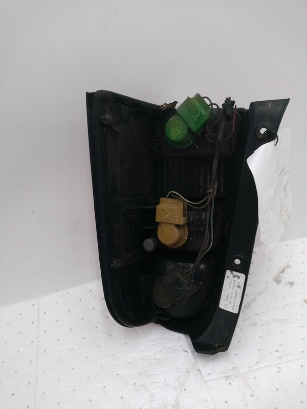 2005 Ford Escape Left Tail Light Assembly Black OEM 597925 Used 181K Miles