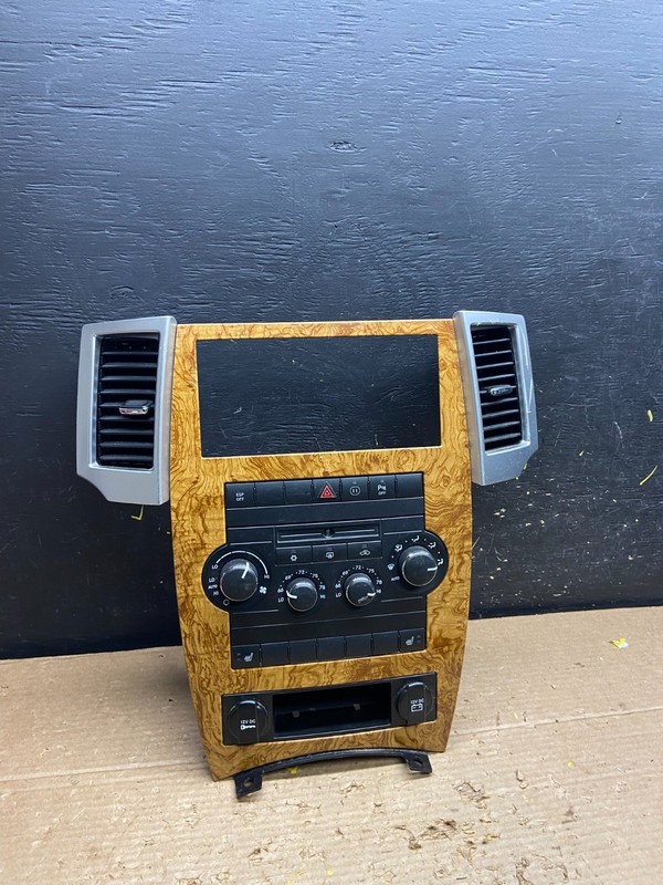 2008 2009 2010 Jeep Commander Grand Cherokee A/C Climate Control Bezel W6390 DG
