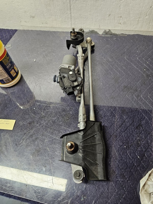 Used Windshield Wiper Motor fits: 2022 Nissan MuranoGrade A