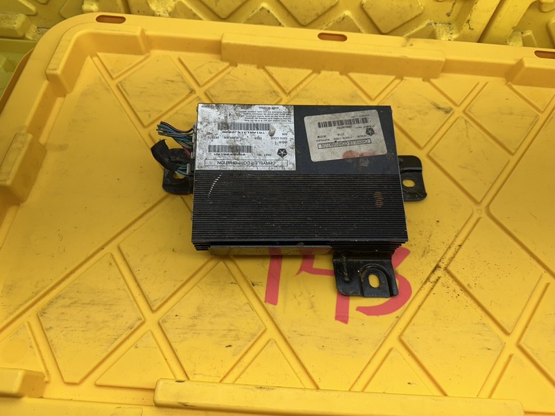 2016-2020 DODGE JOURNEY AUDIO AMPLIFIER & BRACKET MOPAR GENUINE OEM