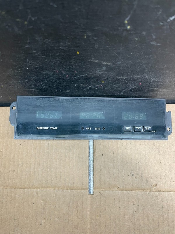 1981 to 1991 Rolls-Royce Silver Spirit Digital Clock Outside Temperature P0094