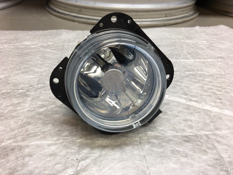 03 04 05 MAZDA 6 FOG LIGHT LAMP FRONT RIGHT SIDE GENUINE OEM
