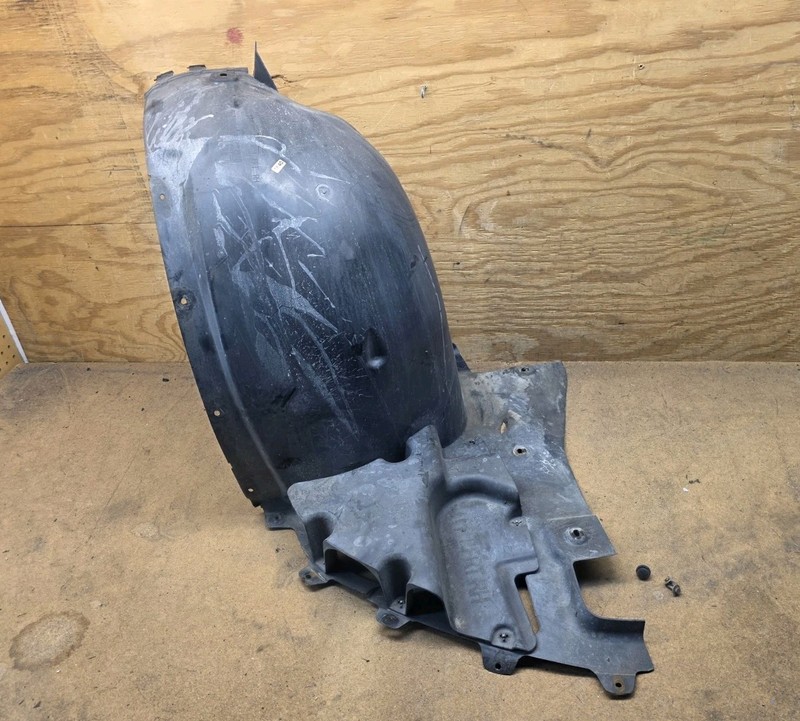 2011 12 13 14 2015 Chevrolet Volt Front Right Fender Liner Forward 20892567 OEM
