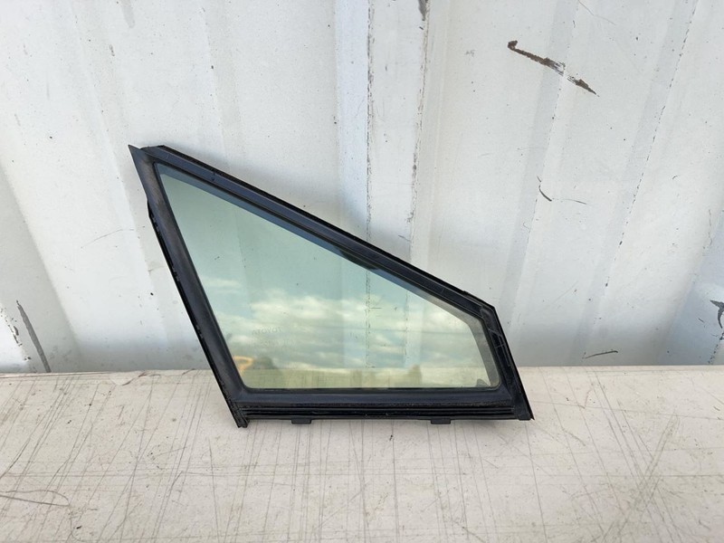 2018-2022 TOYOTA C-HR RIGHT FRONT VENT WINDOW 64026