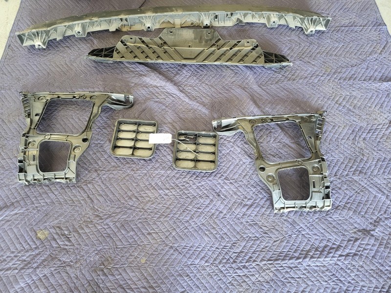 Used Oem Audi Rear Bumper Brackets & Quarter Pressure Vents for 2020-2025 SQ7
