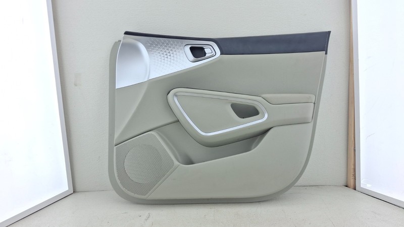 2020-2022 KIA SOUL FRONT RIGHT PASSENGER SIDE DOOR PANEL TRIM COVER GRAY OEM