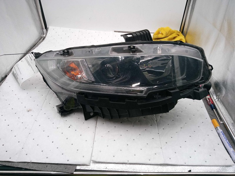 Used Right Headlight Assembly fits: 2020 Honda Civic North America built Coupe a