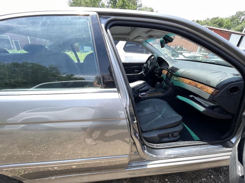 1997-2003 BMW 540i RIGHT ROCKER W/POST GRAY PC:472 4.4L AT RWD 100K 55406