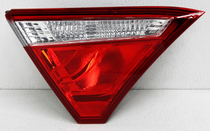 OEM Toyota Camry Left Driver Side Tail Lamp 81590-06410 Lens Chip