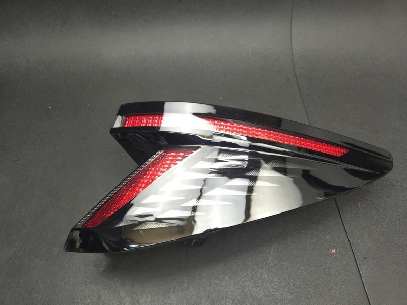 Right Outer Tail Light LED 2022 Hyundai Tucson 92402-CW100 2023 2024 2025 X