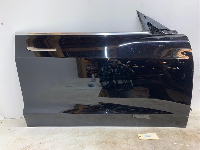 18-23 Tesla Model 3 Front Right Door Shell Panel Black W/O Glass 22137