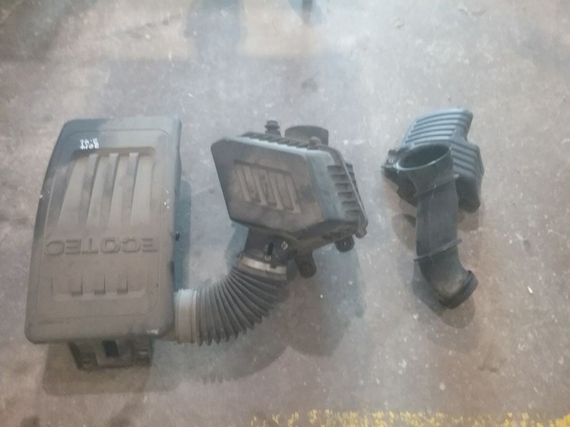 2012-2017 GMC Terrain Air Cleaner Intake Box Assembly 2.4L w/o Level 3 Emissions