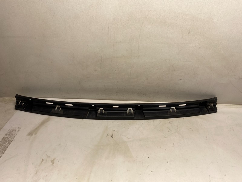 2013-2017 BUICK ENCLAVE REAR BUMPER COVER UPPER CENTER BRACKET MOUNTING CLIP OEM