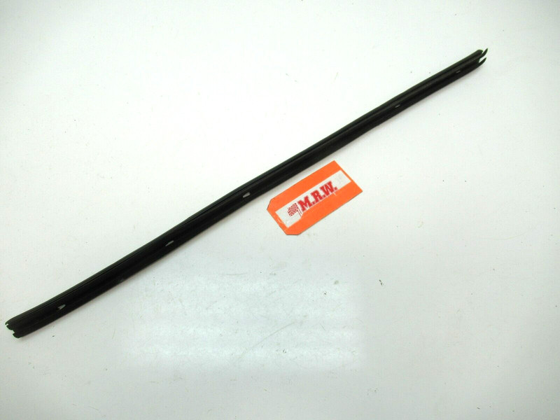 MOLDING DOOR GLASS WINDOW SEAL DRIVER SIDE FRONT INNER for 01 02 03 04 05 RAV4