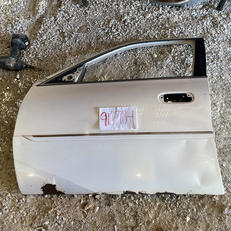 2006 2007 2008 2009 2010 2011 CADILLAC DTS LEFT FRONT DOOR SHELL