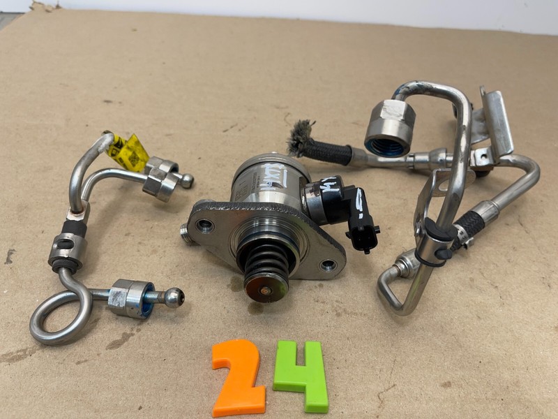 14-16 Cadillac XTS Vsport - 3.6L TWIN TURBO engine HIGH PRESSURE FUEL PUMP OEM