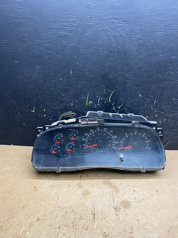 1999 - 2001 Ford F150 F-150 Speedometer Cluster Gauge Oem z7124 DG