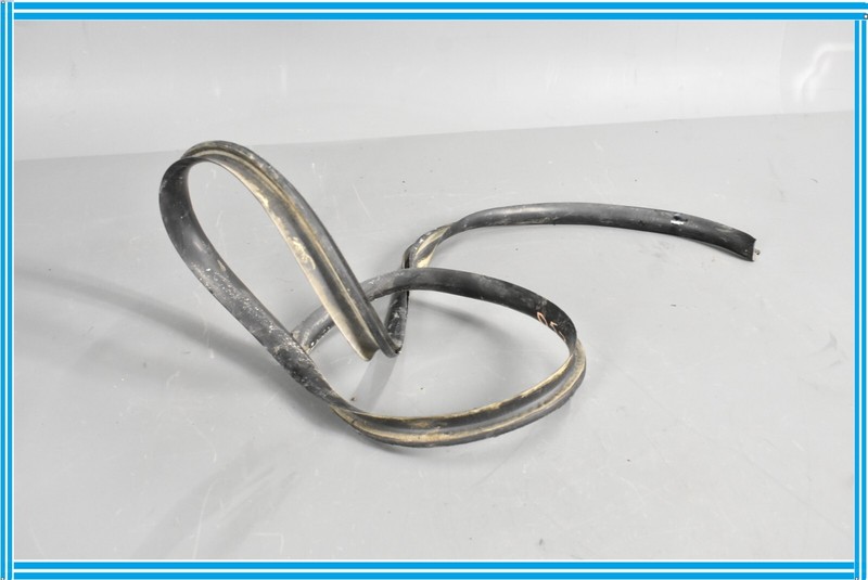 2003 - 2009 HUMMER H2 FRONT UNDER HOOD SEAL REARWARD RUBBER WEATHERSTRIP OEM