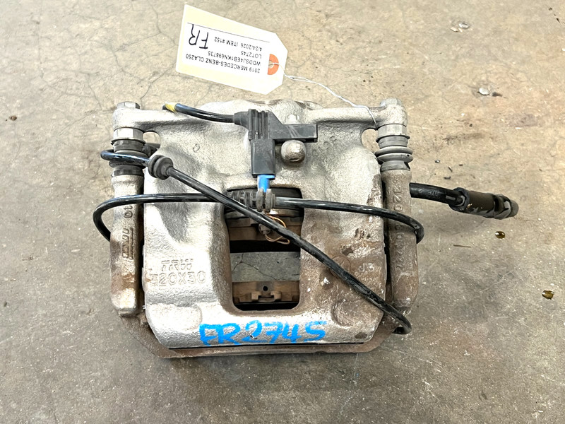⭐14-19 MERCEDES-BENZ CLA250 FWD FRONT RIGHT PASS SIDE BRAKE CALIPER OEM LOT2745
