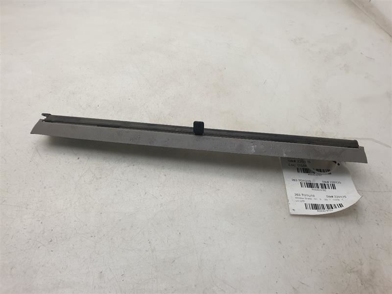 2010 TOYOTA SIENNA XLE 3.5L FWD AT DRIVER SIDE QUARTER WINDOW SHADE / CURTAIN