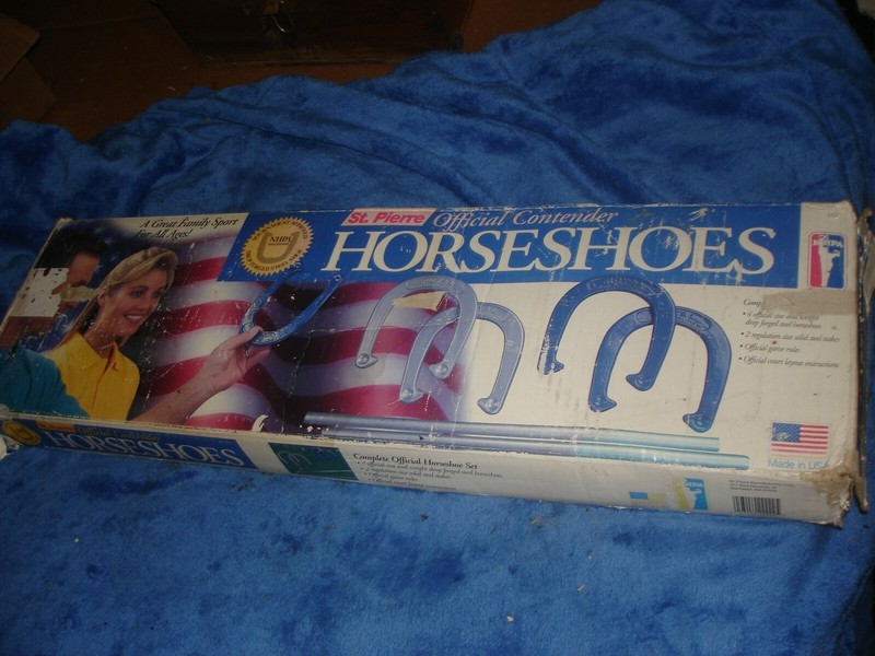 4 St. Pierre Royal Classic Official Size & Weight HORSESHOES & Steel Stakes box