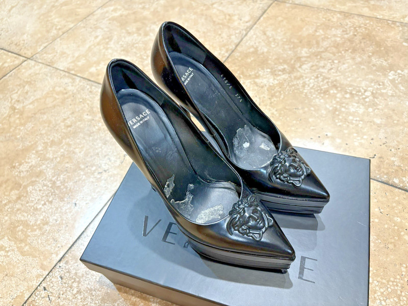 Versace Palazzo Medusa Head Black Leather Pumps Womens Heel EU 37