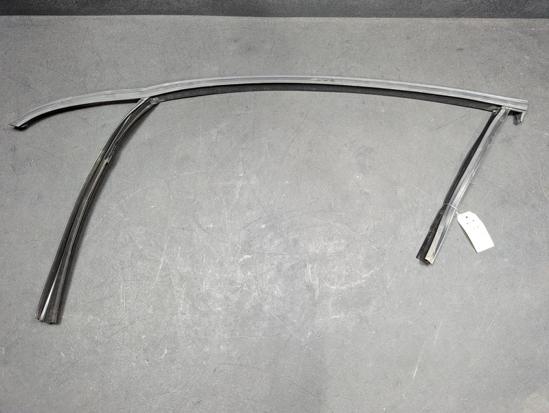 Front Left Door Window Glass Run Channel 2018 Volvo S60 2011 - 2017
