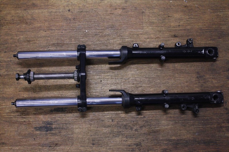 04 KAWASAKI ZG 1000 CONCOURS FRONT FORKS STRUTS SUSPENSION W/TRIPLE TREE ZG1000