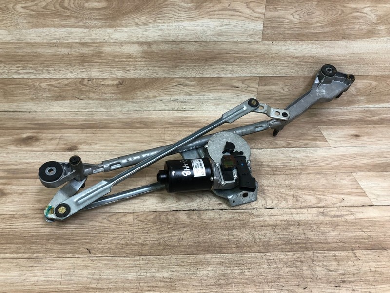 MERCEDES BENZ OEM W251 R350 R500 FRONT WINDSHIELD WIPER WITH MOTOR 06-13 3
