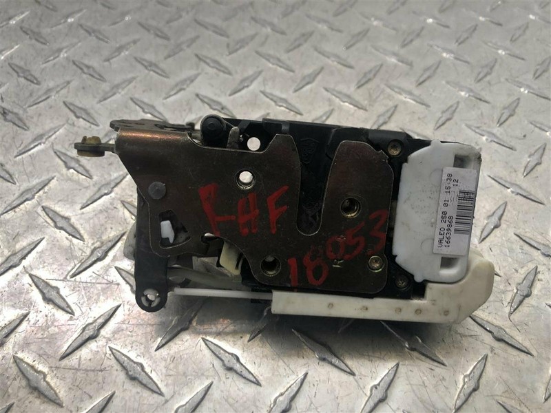 2005 CHEVROLET AVALANCHE 2500 PASSENGER POWER LOCK ACTUATOR OEM 16639868