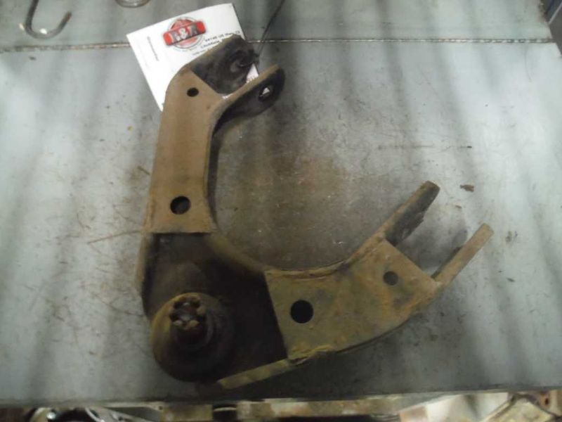 95 96 97 98 99 00 STRATUS R. UPPER CONTROL ARM FR 110775