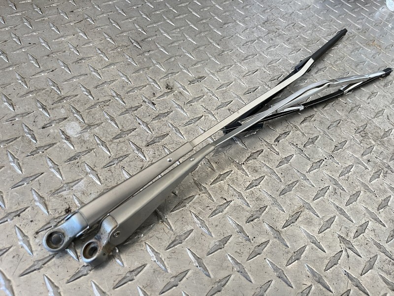 1967 Mercedes Benz W110 200D Windshield Wipers Arm Wiper Arms Set W 110