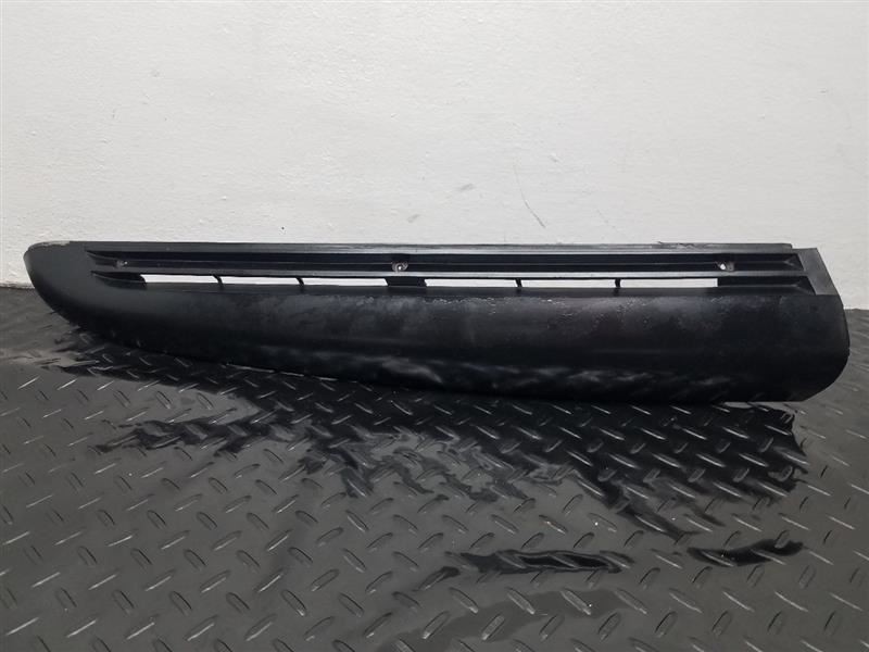99-00 Cadillac Escalade Right Passenger Quarter Applique Black OEM 15154326