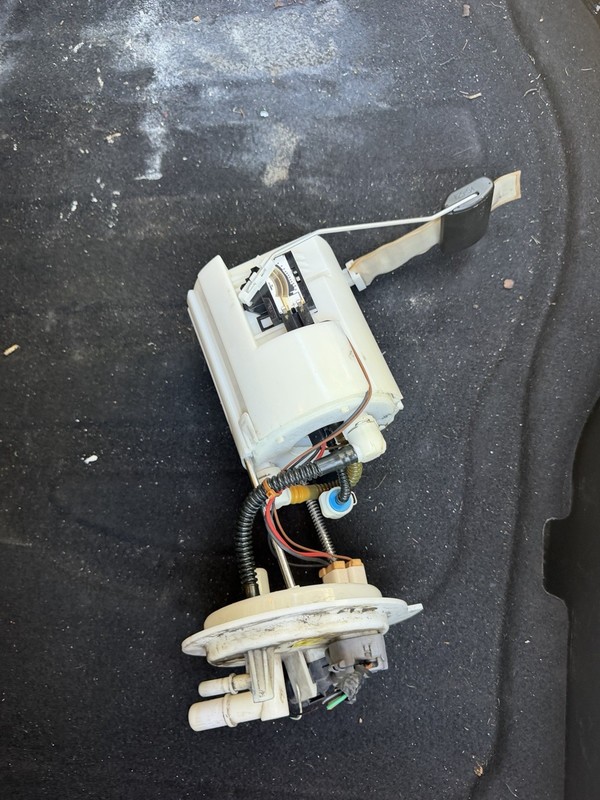 Fuel Pump Assembly 31110-3Q600 for Hyundai Kia Sonata Optima 2011-2014