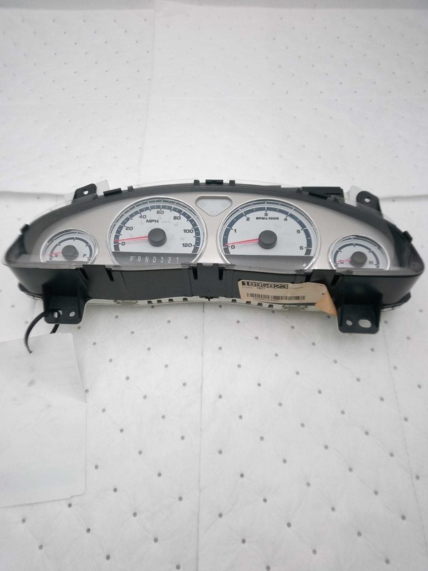 2005 Saturn Relay Speedometer Gauge OEM 15833365 Silver 155K Miles