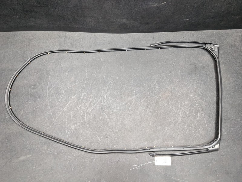 Rear Right Door Weatherstrip 2019 Infiniti QX50 82830-5NA0A 2020 2021 2022 2023